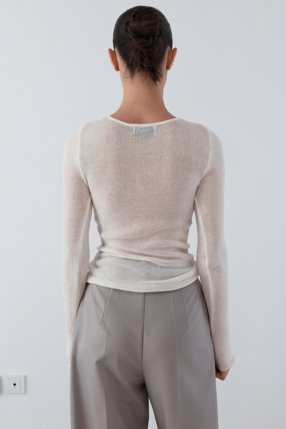 PA-2068-MILK · LOOK 02