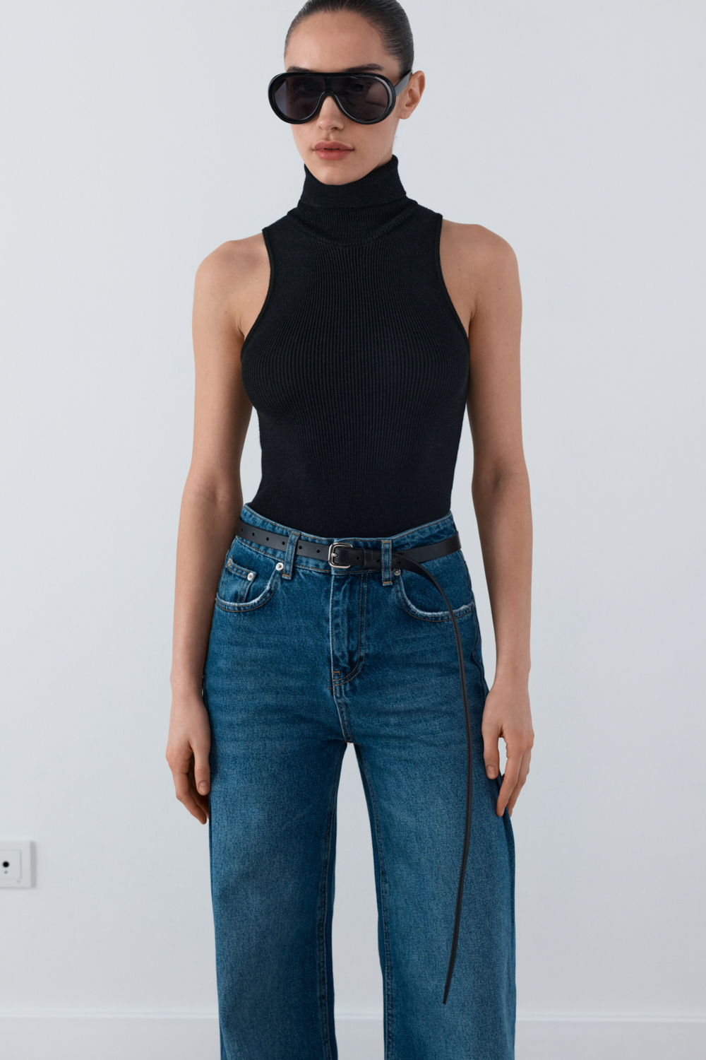 PA-2117-BLACK · LOOK 02