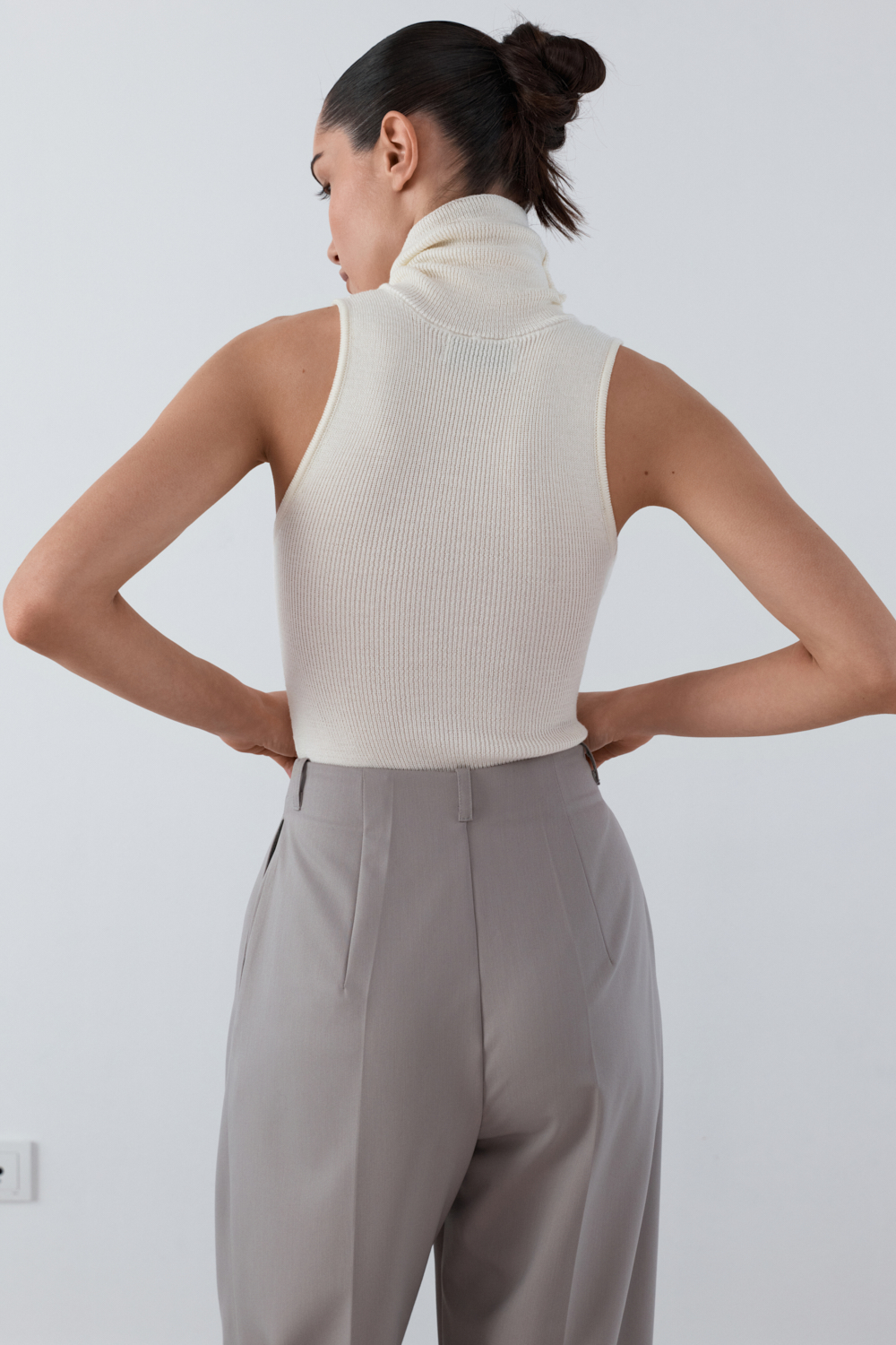 PA-2117-MILK · LOOK 03