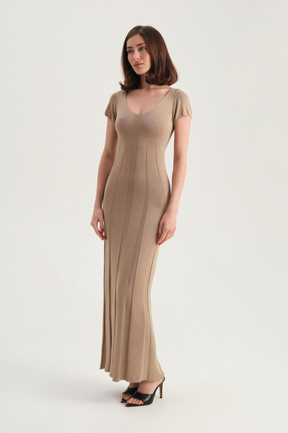 PA-2132-BEIGE · LOOK 01