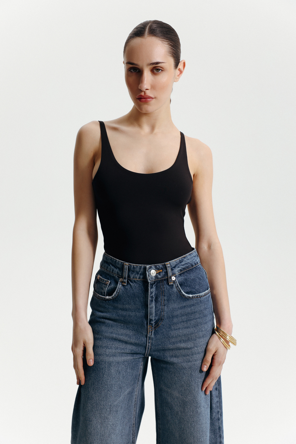 PA-734-1-BLACK · LOOK 02