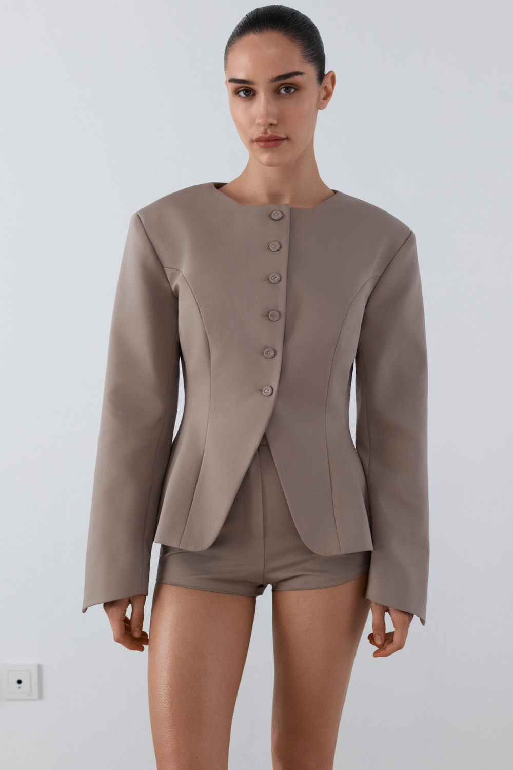 PA-894-BEIGE · LOOK 02