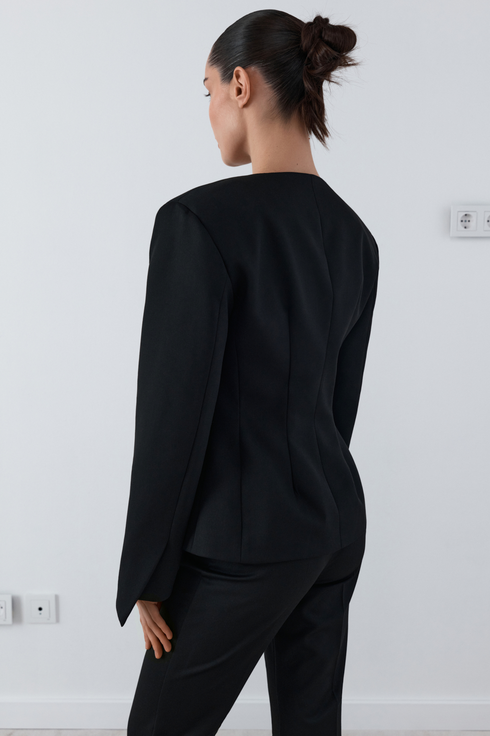 PA-894-BLACK · LOOK 03