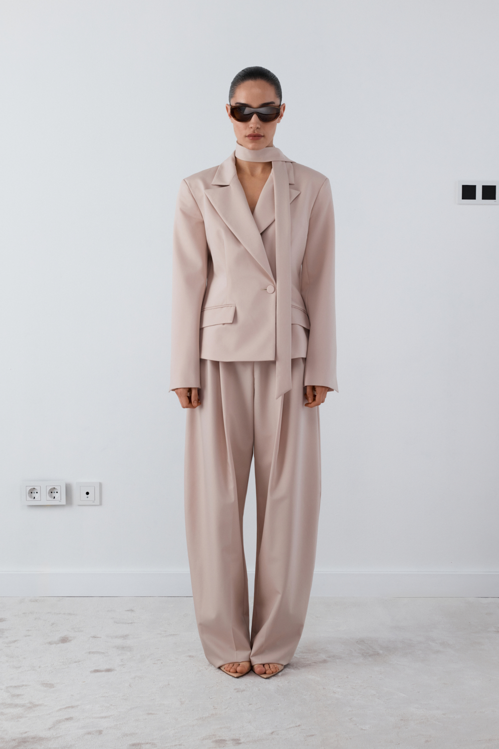 PA-897-PUDRA · LOOK 01