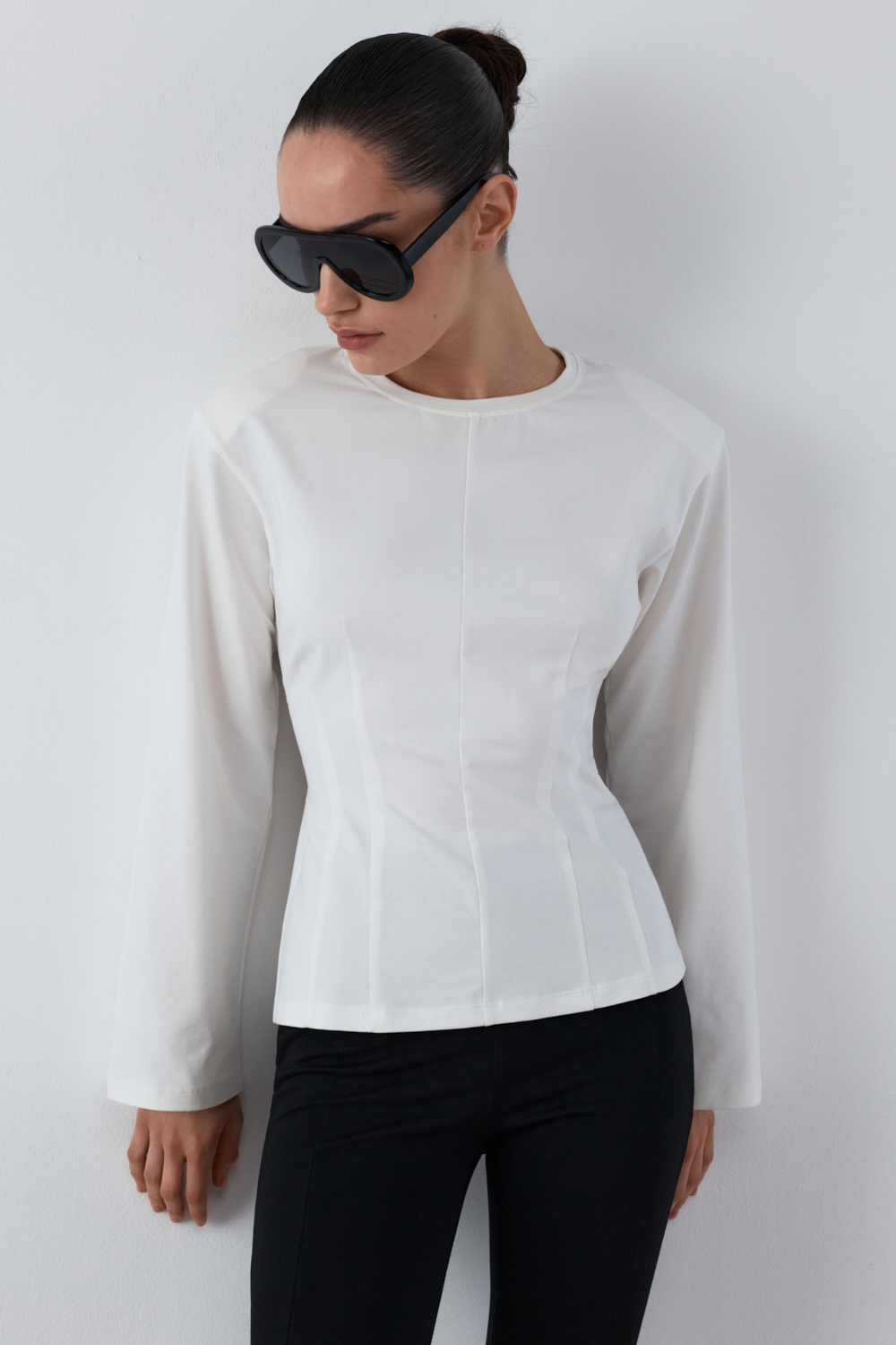 PA-901-MILK · LOOK 02