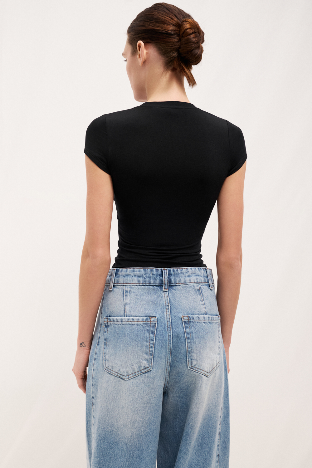 PA-919-1-BLACK · LOOK 02