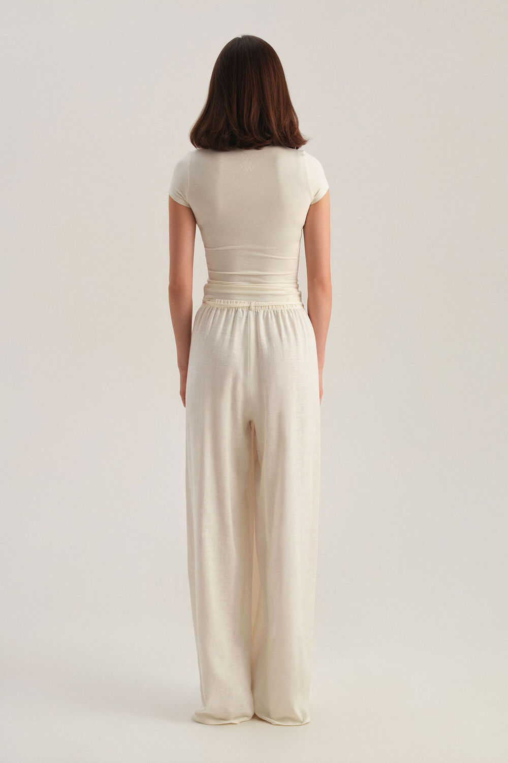 PA-940-MILK · LOOK 02