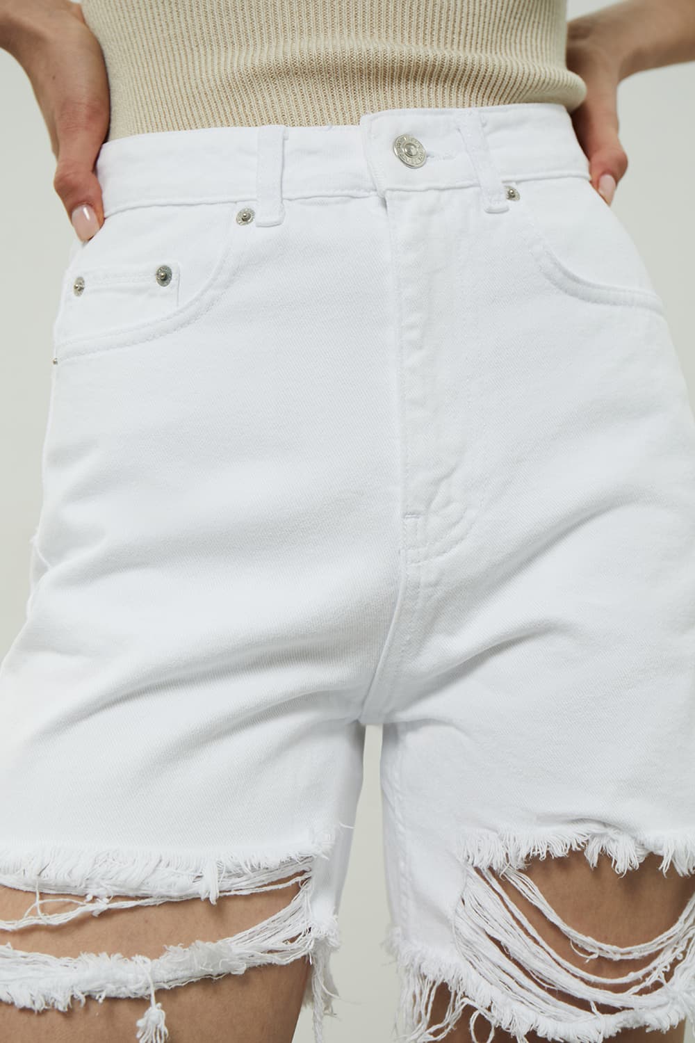 PA-002-WHITE · LOOK 03