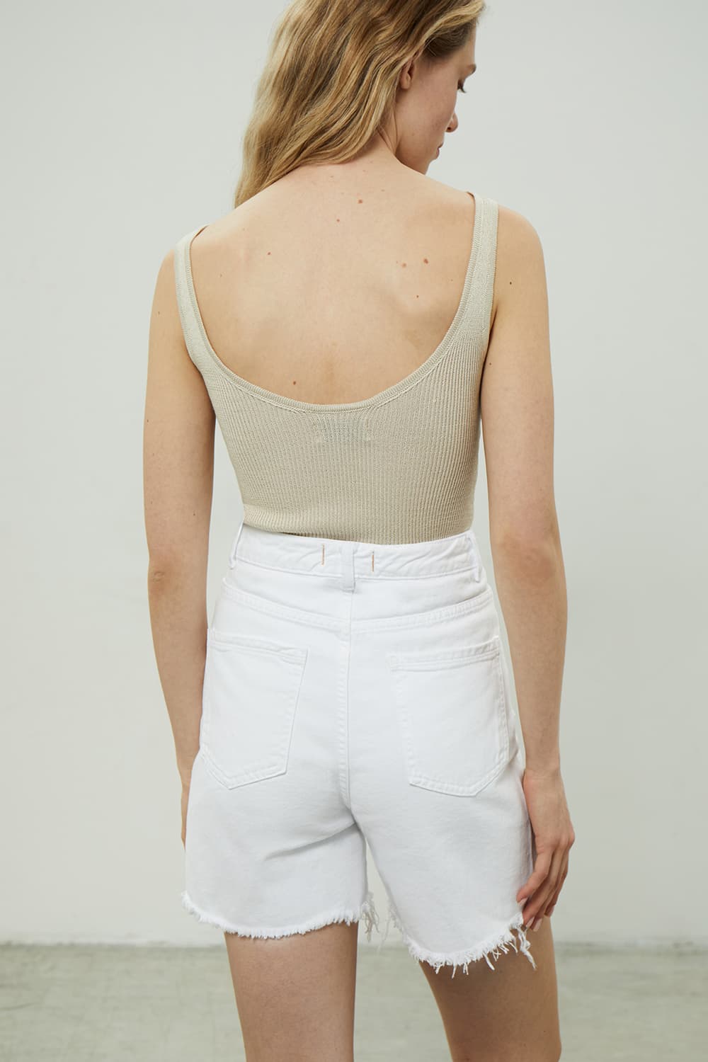 PA-002-WHITE · LOOK 04